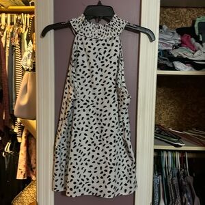 Large top black and white